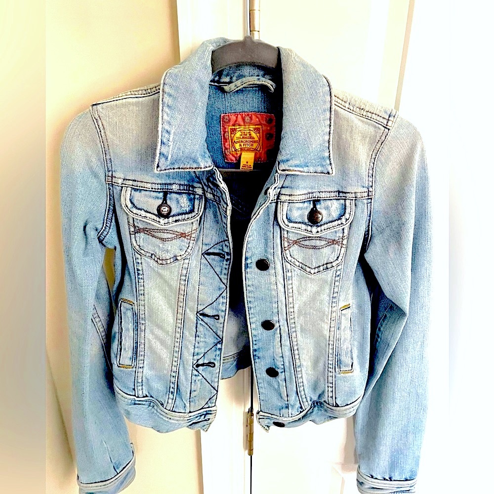 Abercrombie Women’s Denim Jean Jacket w/ Stretch | Size: Small